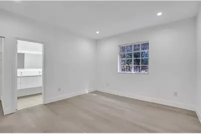 1003 NW 100th Ave, Pembroke Pines, FL 33024 - Photo 12