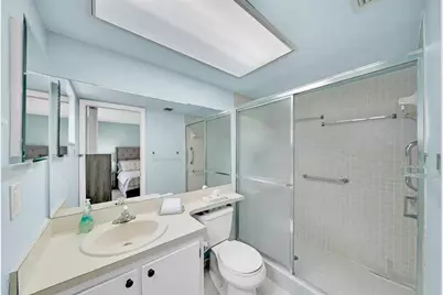 5250  Las Verdes Cir, Unit #212, Delray Beach, FL 33484 - Photo 16