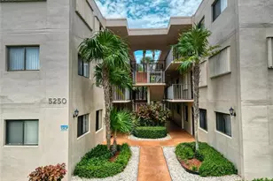 5250 Las Verdes Cir, Delray Beach, FL 33484 - Photo 2