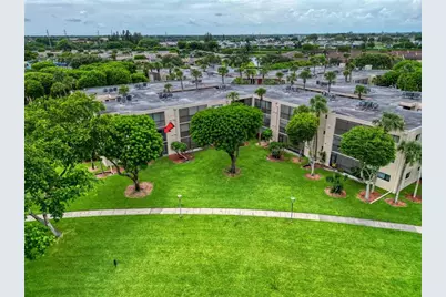 5250  Las Verdes Cir, Unit #212, Delray Beach, FL 33484 - Photo 28