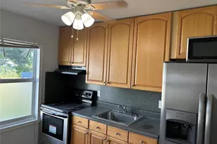 935 NE 33rd St, Oakland Park, FL 33334 - Photo 10