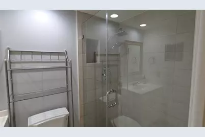 300  Layne Blvd, Unit #301, Hallandale Beach, FL 33009 - Photo 14