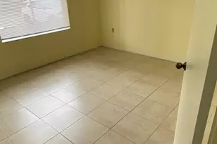 12104 Glenmoor Dr, West Palm Beach, FL 33409 - Photo 10