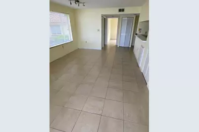 12104  Glenmoor Dr, Unit #12104, West Palm Beach, FL 33409 - Photo 6