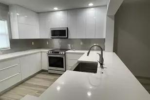 250 NE 20th St, Boca Raton, FL 33431 - Photo 8