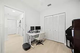 246 City View Dr, Fort Lauderdale, FL 33311 - Photo 38