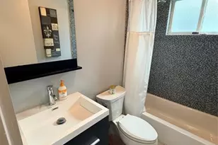 1017 Lincoln St, Hollywood, FL 33019 - Photo 12