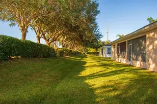 413 W Tangerine Square, Vero Beach, FL 32968 - Photo 6