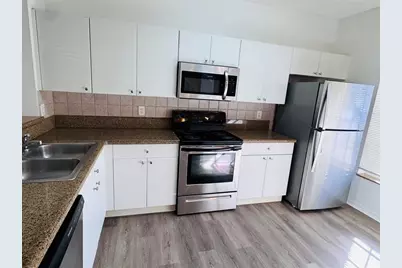 12113 SW 2nd St, Pembroke Pines, FL 33025 - Photo 2