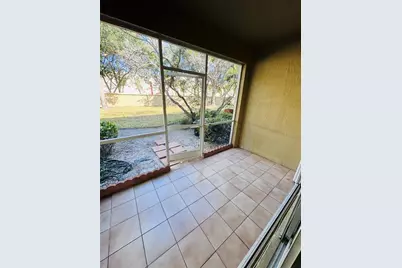 12113 SW 2nd St, Pembroke Pines, FL 33025 - Photo 16