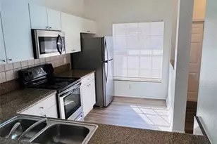 12113 SW 2nd St, Pembroke Pines, FL 33025 - Photo 12