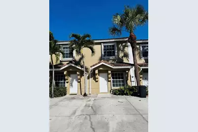 12113 SW 2nd St, Pembroke Pines, FL 33025 - Photo 18