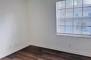 12113 SW 2nd St, Pembroke Pines, FL 33025 - Photo 8