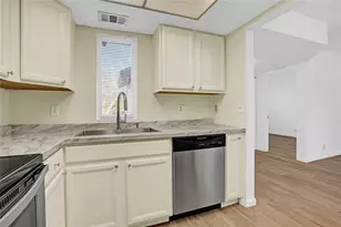 1560 SE Royal Green Cir Unit #S 103, Port Saint Lucie, FL 34952 - Photo 4