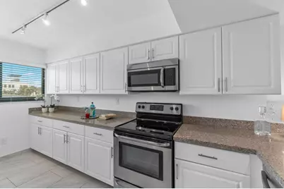 550 NE 21 Avenue, Deerfield Beach, FL 33441 - Photo 8