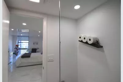 20301 W Country Club Dr., Unit #930, Aventura, FL 33180 - Photo 24