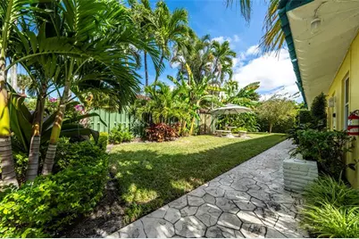 305  Hibiscus Ave, Pompano Beach, FL 33062 - Photo 2