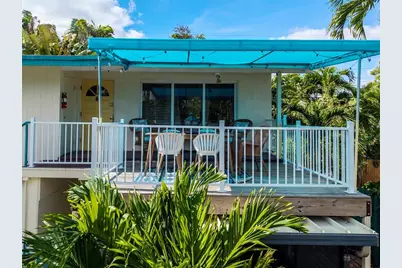 305  Hibiscus Ave, Pompano Beach, FL 33062 - Photo 6