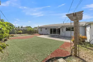 2445 Edgewater Dr, West Palm Beach, FL 33406 - Photo 38