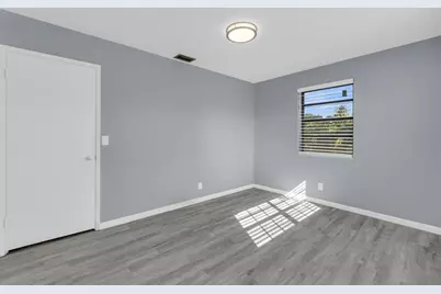 2445  Edgewater Dr, West Palm Beach, FL 33406 - Photo 20