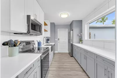 2445  Edgewater Dr, West Palm Beach, FL 33406 - Photo 12