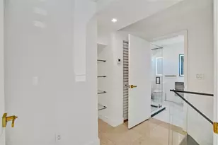 701 NE 164th St, Miami, FL 33162 - Photo 40