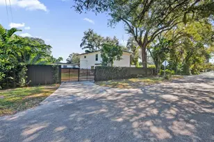 701 NE 164th St, Miami, FL 33162 - Photo 52