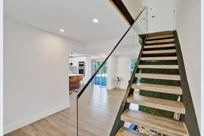 701 NE 164th St, Miami, FL 33162 - Photo 22