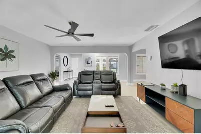 9611 NW 3rd St, Pembroke Pines, FL 33024 - Photo 4