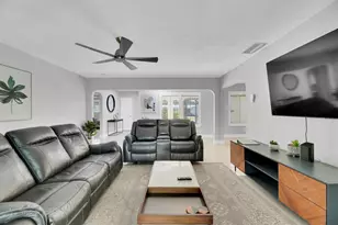 9611 NW 3rd St, Pembroke Pines, FL 33024 - Photo 4