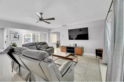 9611 NW 3rd St, Pembroke Pines, FL 33024 - Photo 6