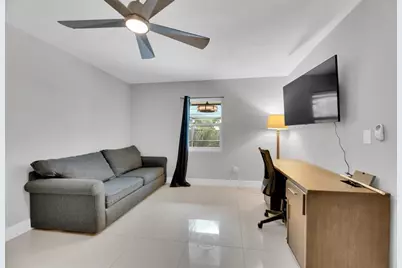 9611 NW 3rd St, Pembroke Pines, FL 33024 - Photo 28