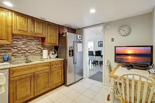 437 Golden Isles Dr, Hallandale Beach, FL 33009 - Photo 14