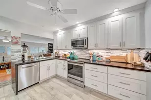 2611 NE 53rd St, Lighthouse Point, FL 33064 - Photo 16