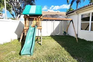 12606 White Coral Dr, Wellington, FL 33414 - Photo 22