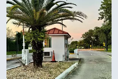 2821  Somerset Dr, Unit #216, Lauderdale Lakes, FL 33311 - Photo 14