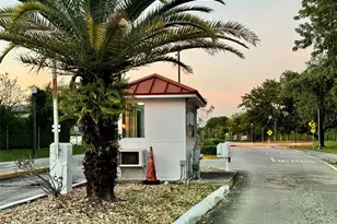 2821 Somerset Dr, Lauderdale Lakes, FL 33311 - Photo 14