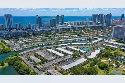 2212 NE 7th St, Hallandale Beach, FL 33009 - Photo 2