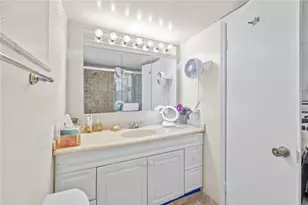 2212 NE 7th St, Hallandale Beach, FL 33009 - Photo 18