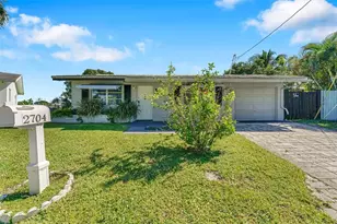 2704 NW 48th St, Fort Lauderdale, FL 33309 - Photo 2