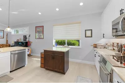 6848 SE Twin Oaks Cir, Stuart, FL 34997 - Photo 16