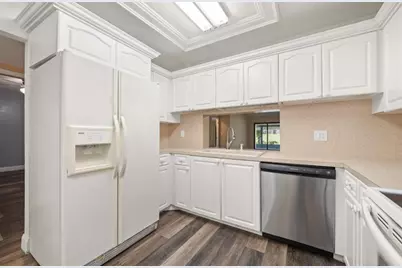 370  Fairway Circle, Unit #13, Weston, FL 33326 - Photo 18