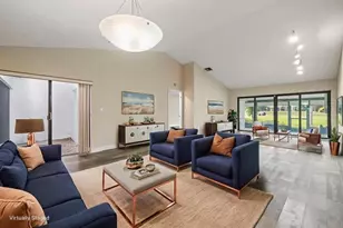 370 Fairway Cir, Weston, FL 33326 - Photo 6