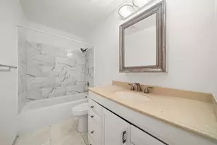 370 Fairway Cir, Weston, FL 33326 - Photo 38