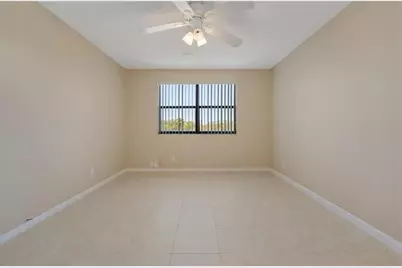 10101  Sunrise Lakes Blvd, Unit #410, Sunrise, FL 33322 - Photo 24