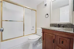 10101 Sunrise Lakes Blvd, Sunrise, FL 33322 - Photo 22