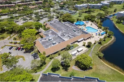 10101  Sunrise Lakes Blvd, Unit #410, Sunrise, FL 33322 - Photo 32