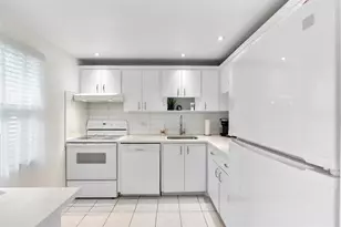 7807 Golf Cir Dr, Margate, FL 33063 - Photo 10