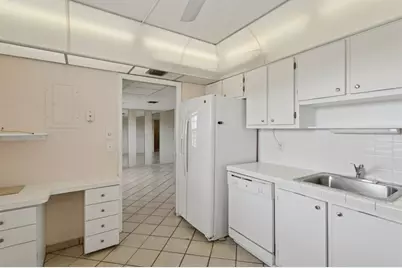 3960  Oaks Clubhouse Drive, Unit #502, Pompano Beach, FL 33069 - Photo 4