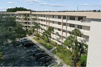 3960  Oaks Clubhouse Drive, Unit #502, Pompano Beach, FL 33069 - Photo 30